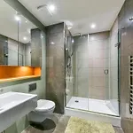 Grand Design Deluxe Suite By Buckingham Palace
