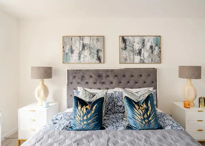 Grand Design Deluxe Suite By Buckingham Palace